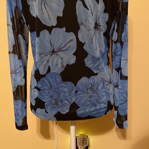 Casual Corner blouse - Picture 9 of 14